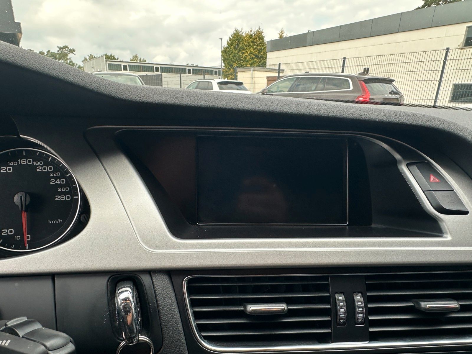 Fahrzeugabbildung Audi A4 Avant S line Sportpaket /plus quattro Pano