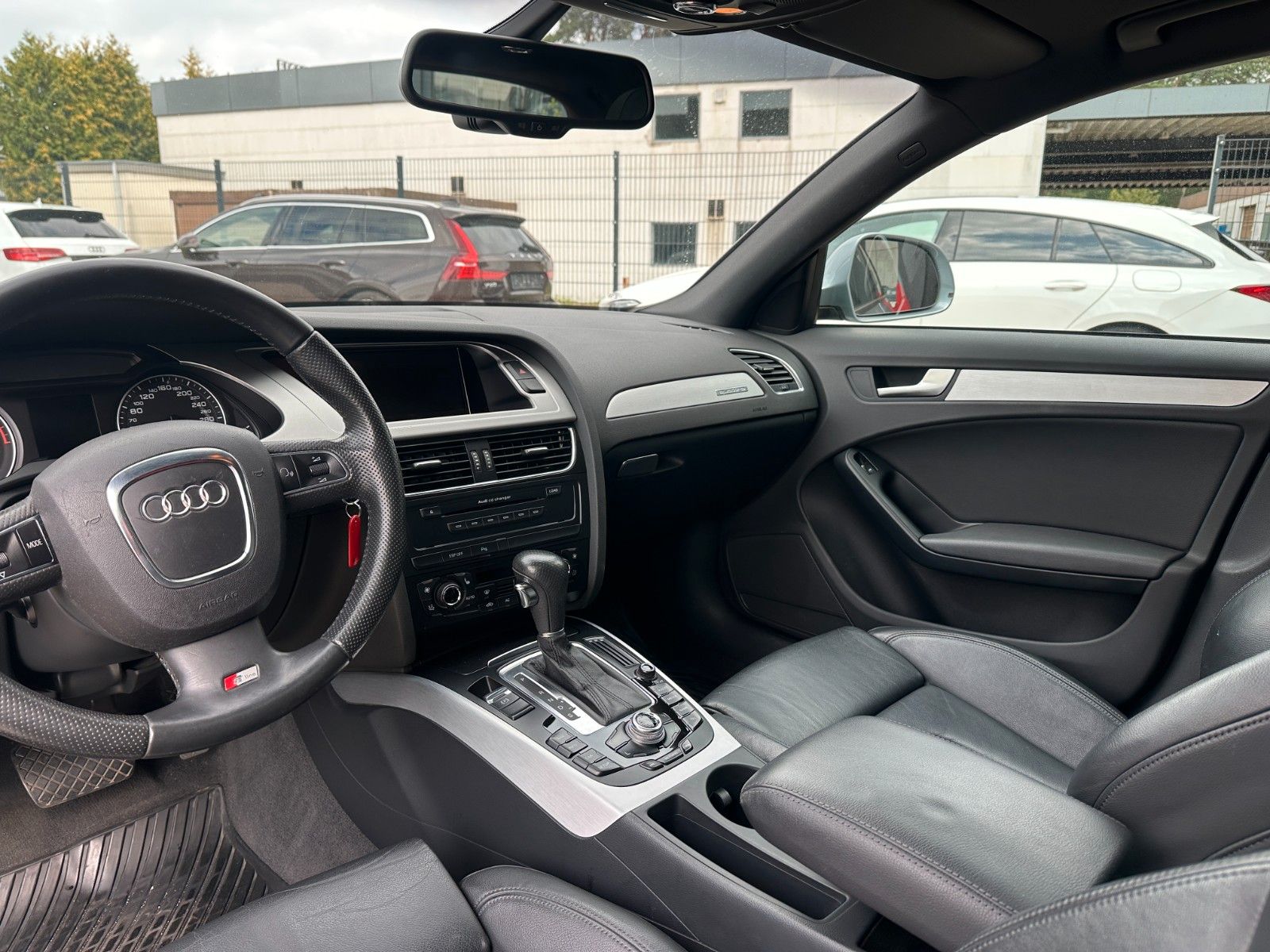 Fahrzeugabbildung Audi A4 Avant S line Sportpaket /plus quattro Pano