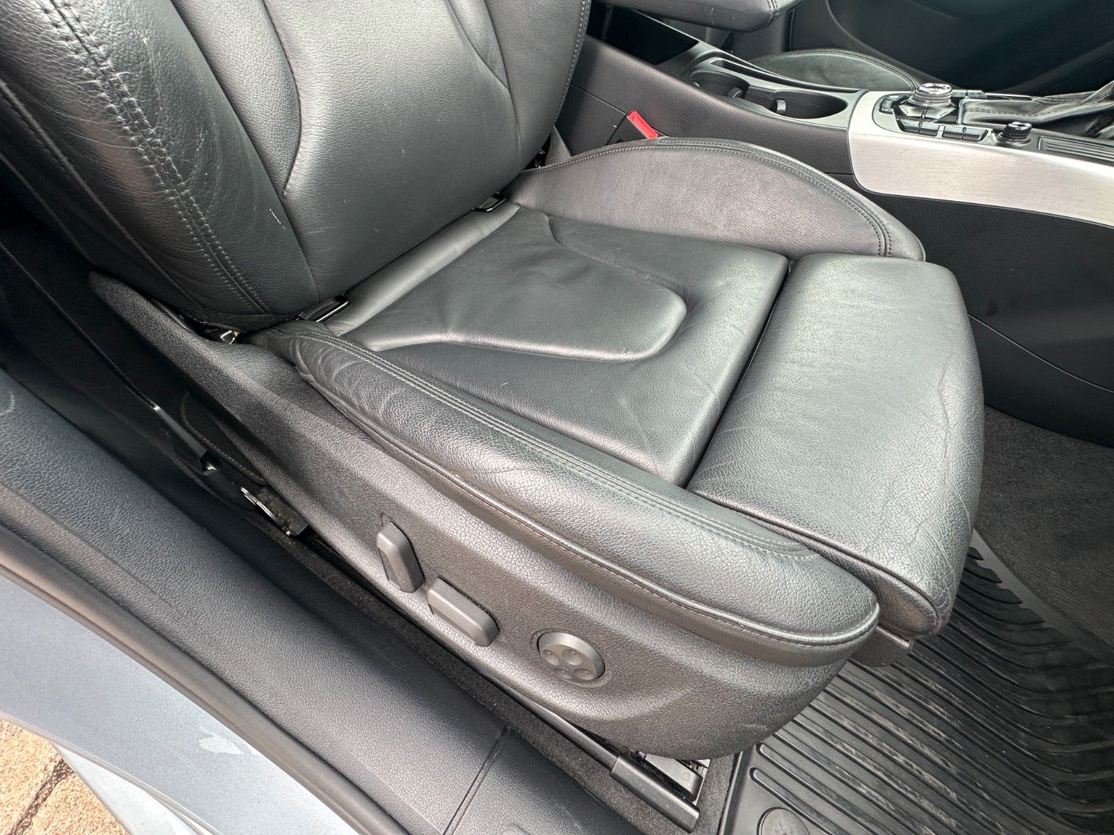 Fahrzeugabbildung Audi A4 Avant S line Sportpaket /plus quattro Pano