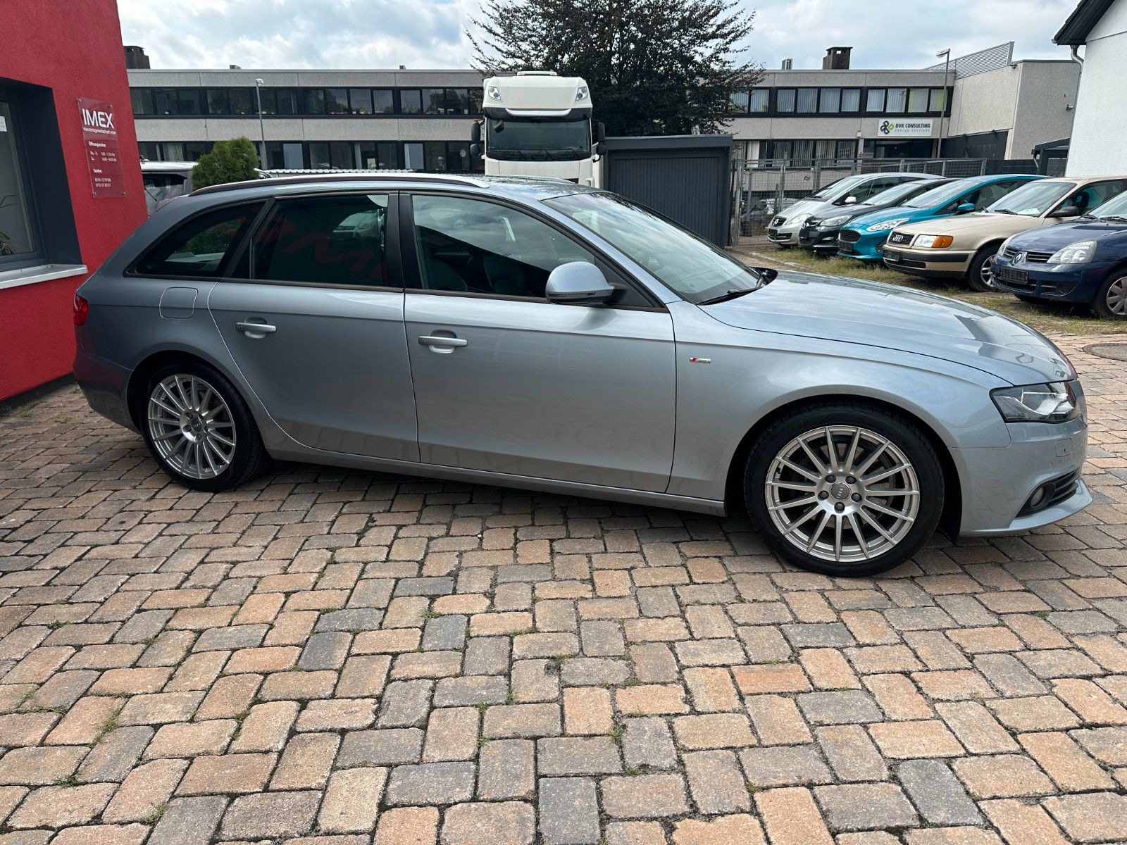 Fahrzeugabbildung Audi A4 Avant S line Sportpaket /plus quattro Pano