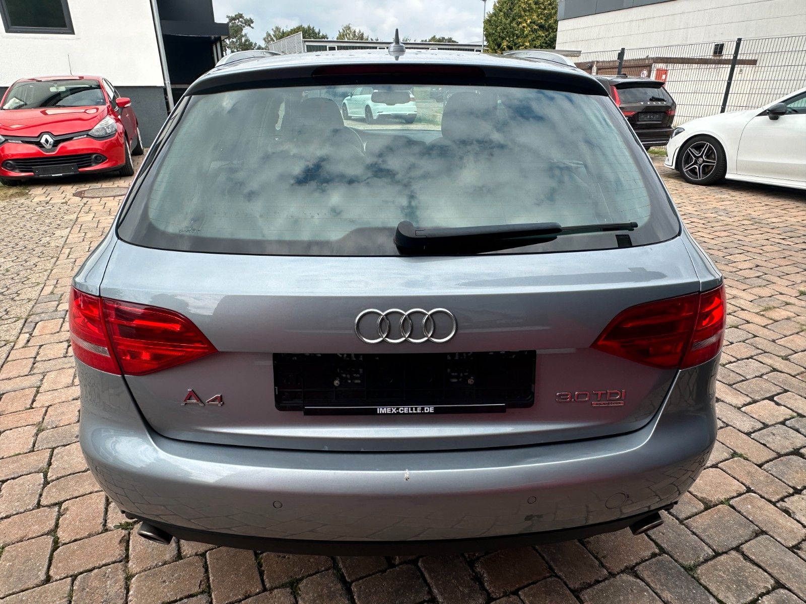Fahrzeugabbildung Audi A4 Avant S line Sportpaket /plus quattro Pano
