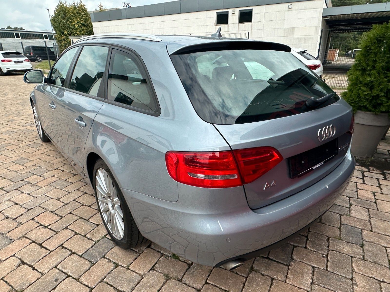 Fahrzeugabbildung Audi A4 Avant S line Sportpaket /plus quattro Pano