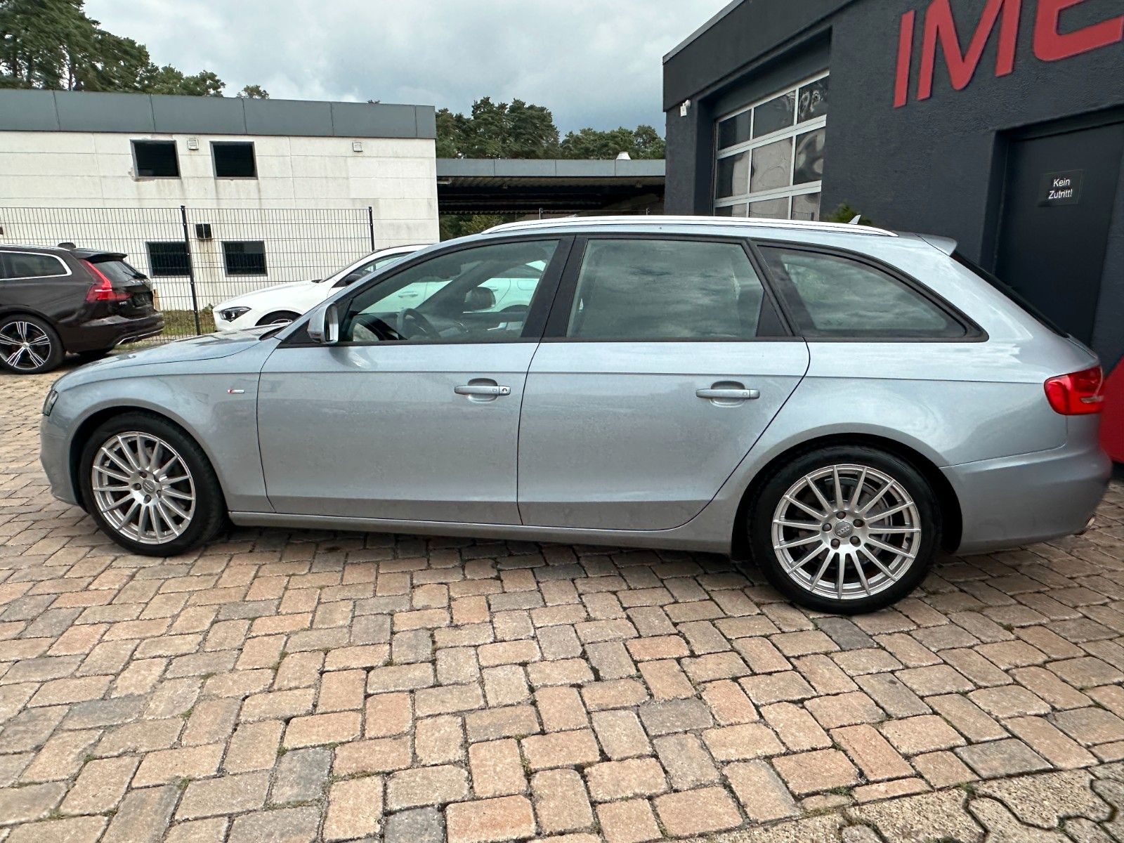 Fahrzeugabbildung Audi A4 Avant S line Sportpaket /plus quattro Pano