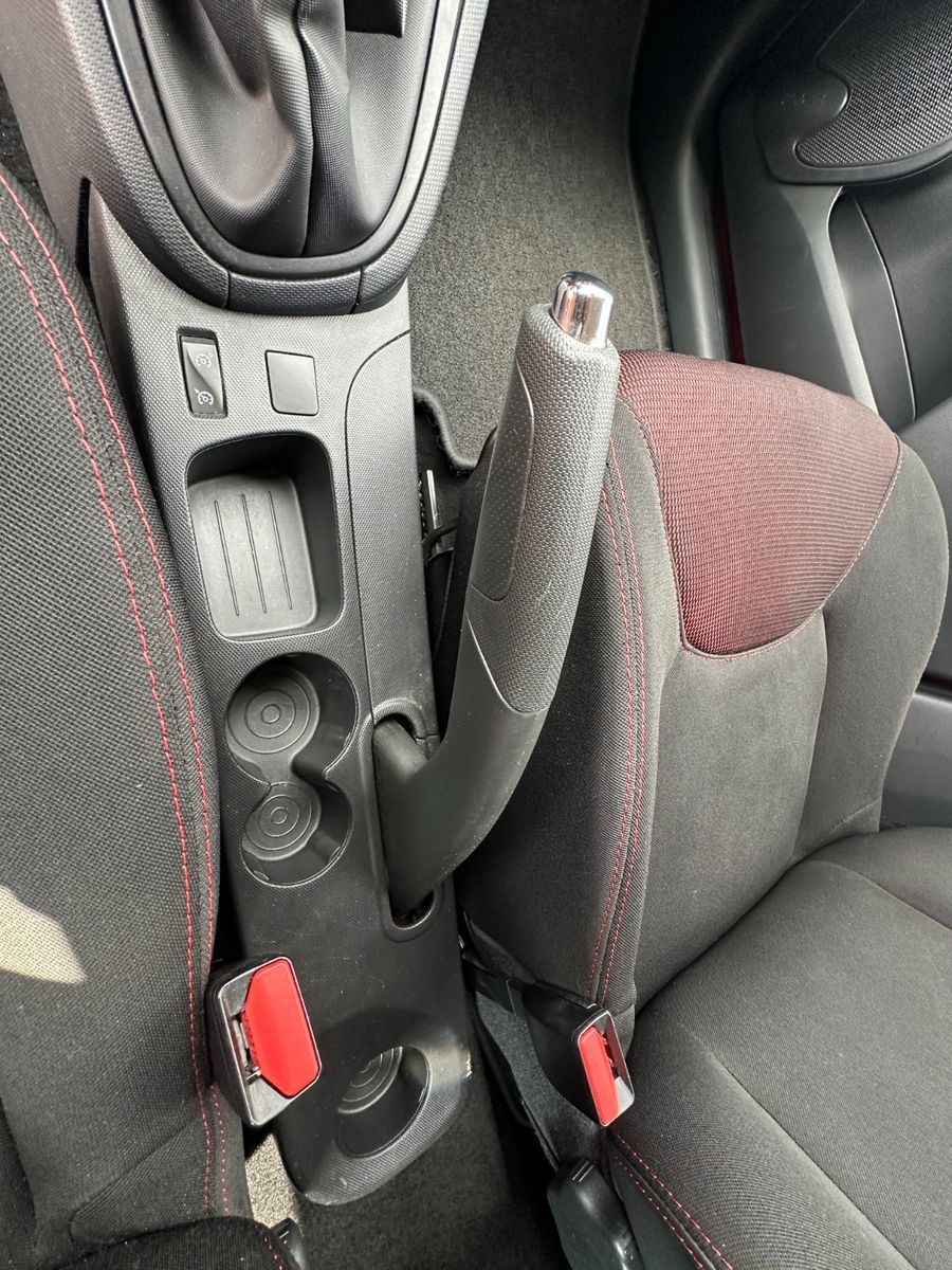 Fahrzeugabbildung Renault Clio IV Expression 1.2 73 PS HU neu Klima