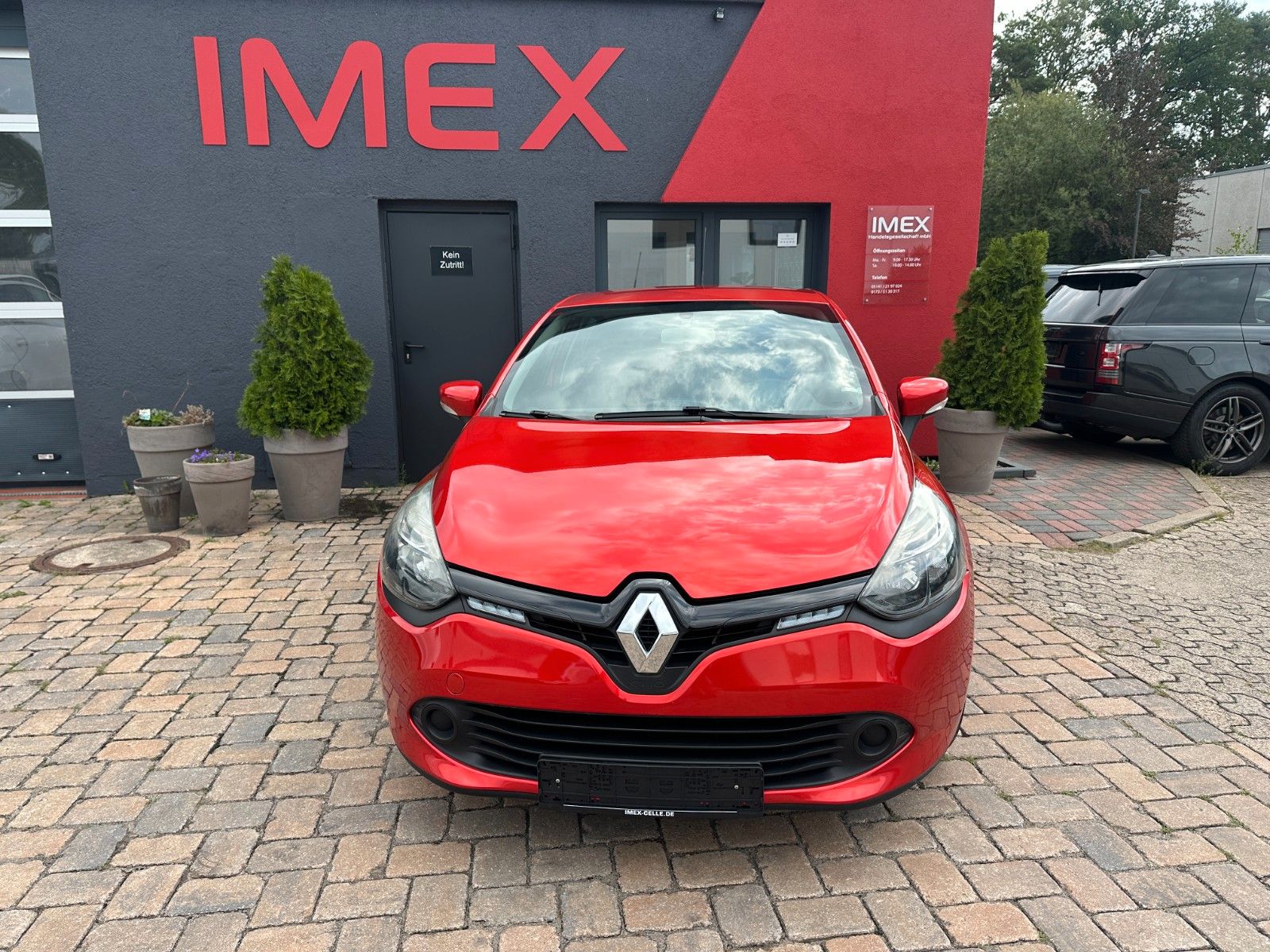 Fahrzeugabbildung Renault Clio IV Expression 1.2 73 PS HU neu Klima