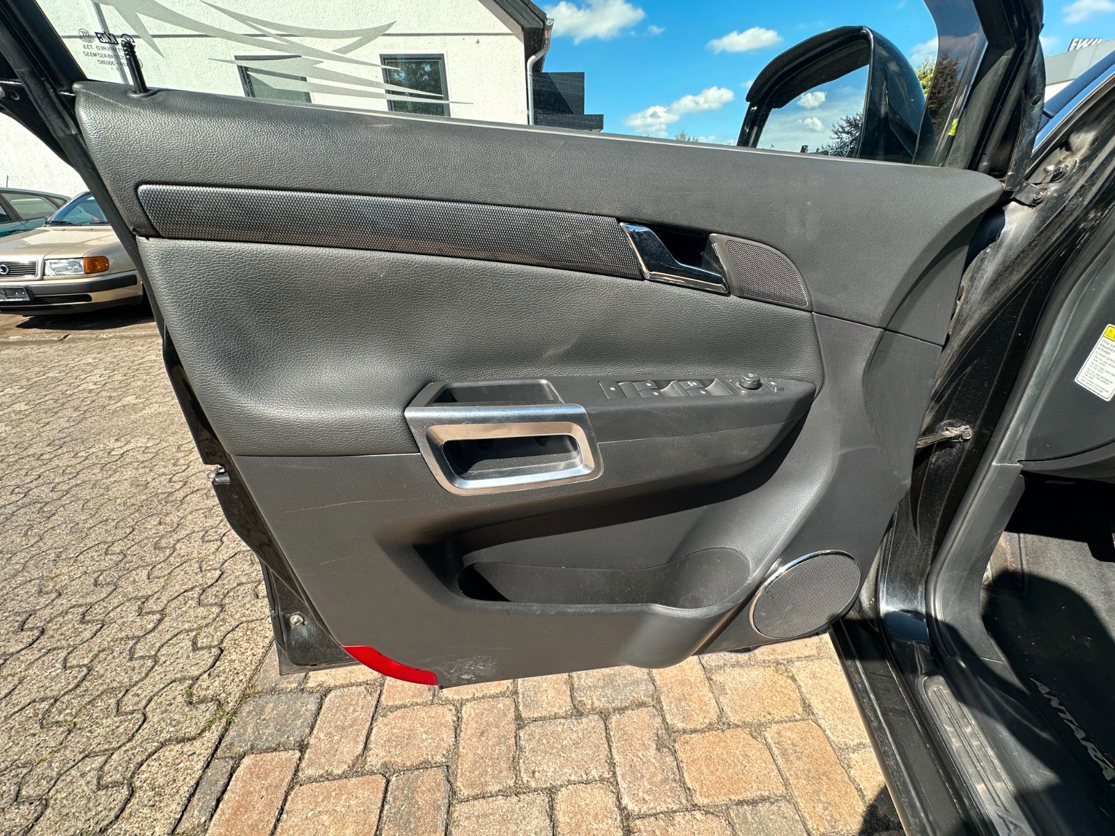 Fahrzeugabbildung Opel Antara Cosmo 4x4 3.2 227 PS Tüv 12/27 Klima