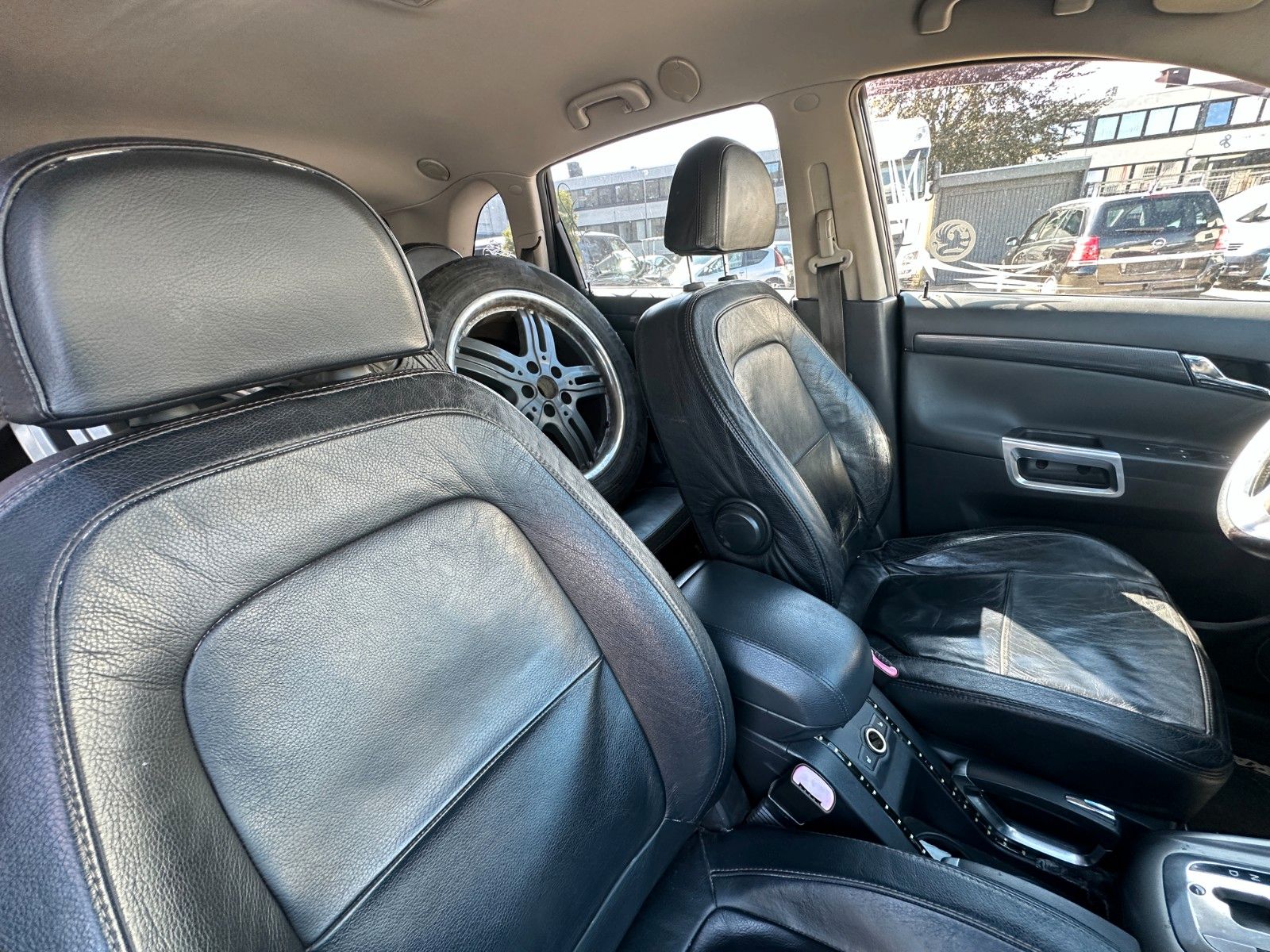 Fahrzeugabbildung Opel Antara Cosmo 4x4 3.2 227 PS Tüv 12/27 Klima