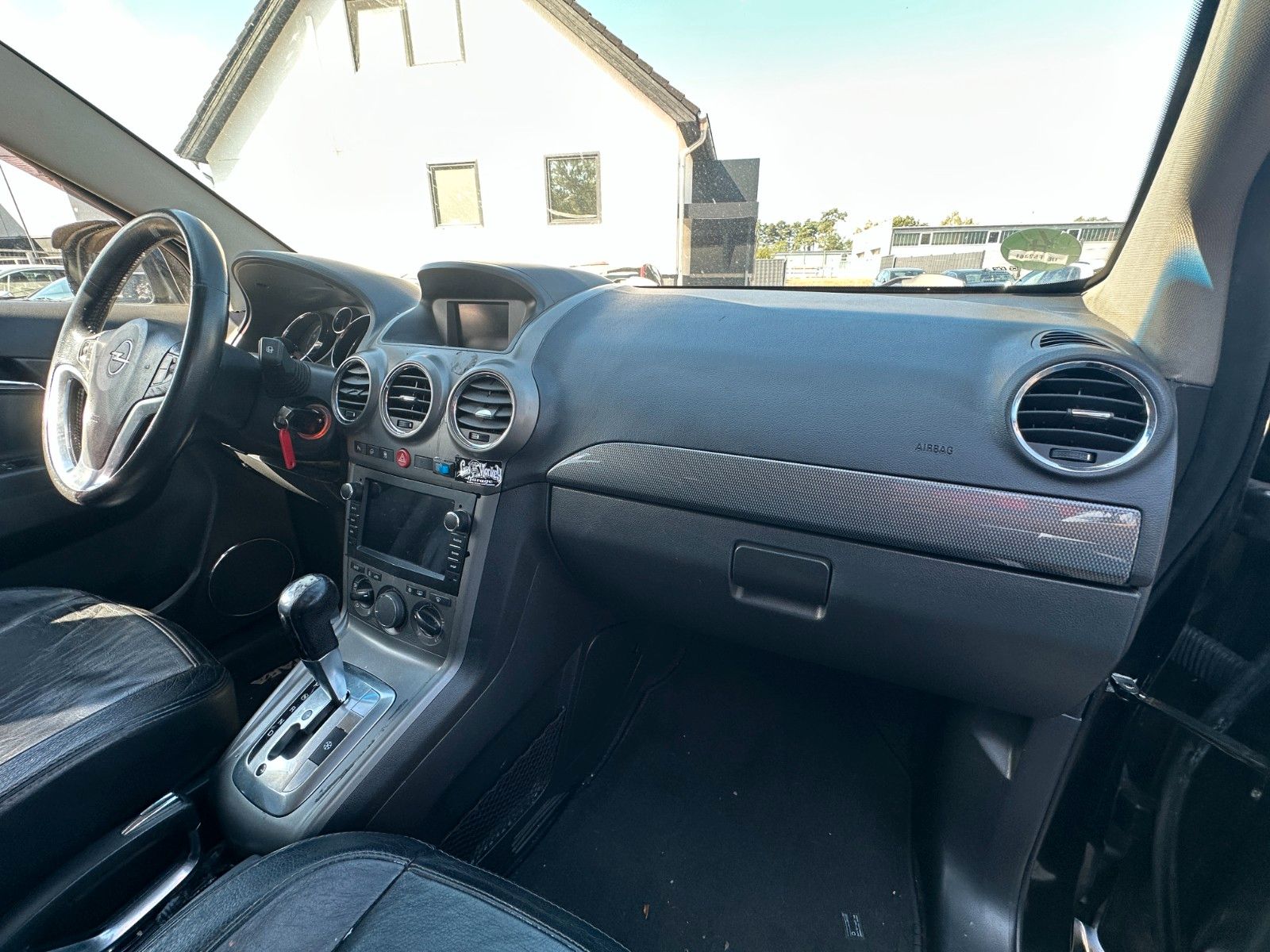 Fahrzeugabbildung Opel Antara Cosmo 4x4 3.2 227 PS Tüv 12/27 Klima