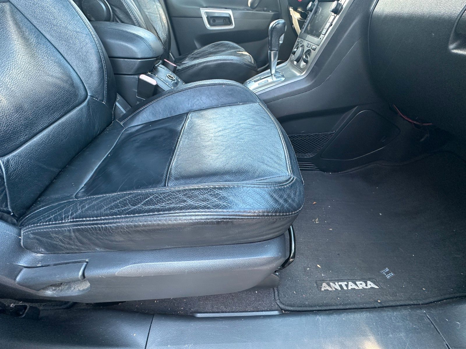 Fahrzeugabbildung Opel Antara Cosmo 4x4 3.2 227 PS Tüv 12/27 Klima