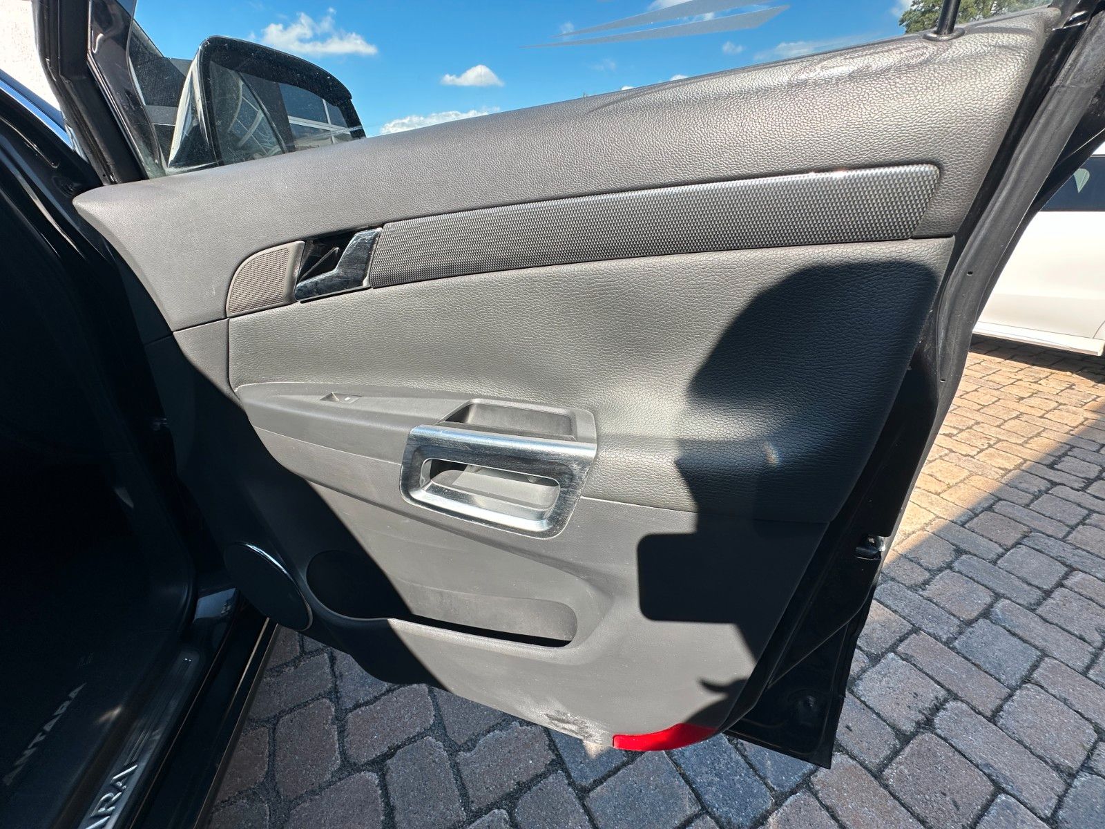 Fahrzeugabbildung Opel Antara Cosmo 4x4 3.2 227 PS Tüv 12/27 Klima