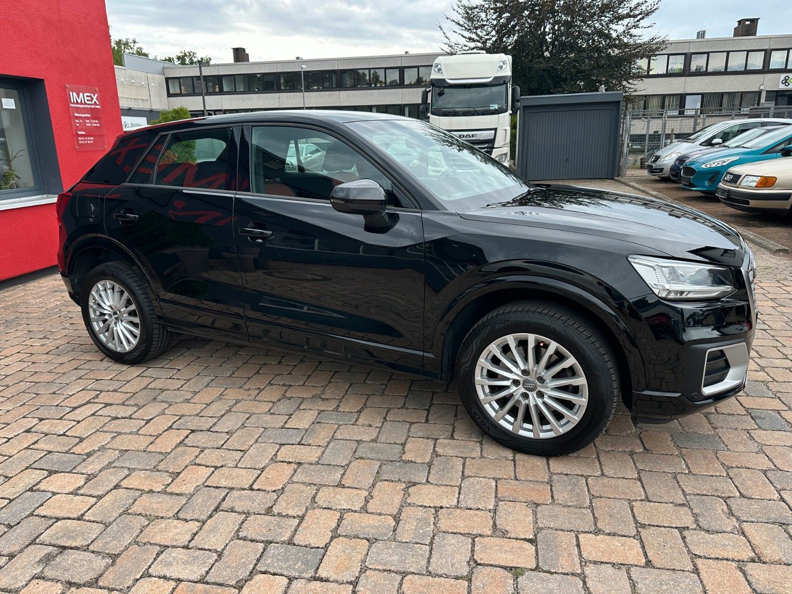 Fahrzeugabbildung Audi Q2 30 TFSI design 154 PS HU neu Autom LED OPF