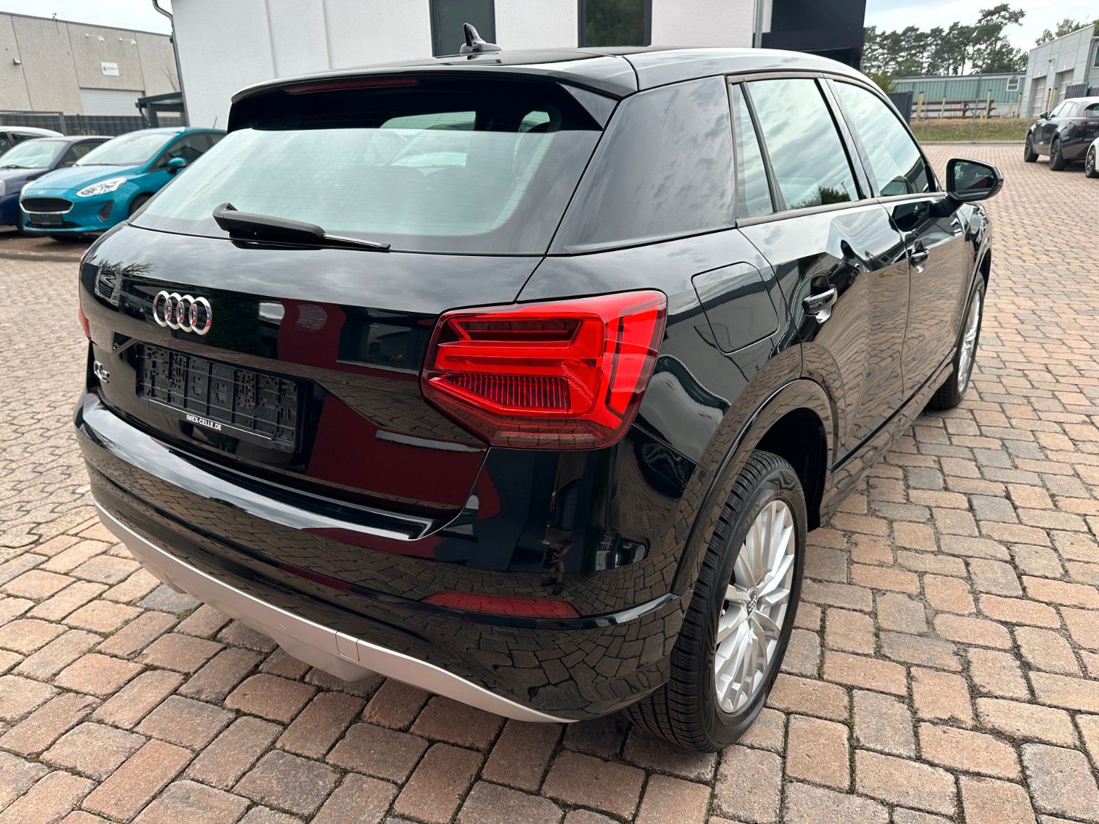 Fahrzeugabbildung Audi Q2 30 TFSI design 154 PS HU neu Autom LED OPF