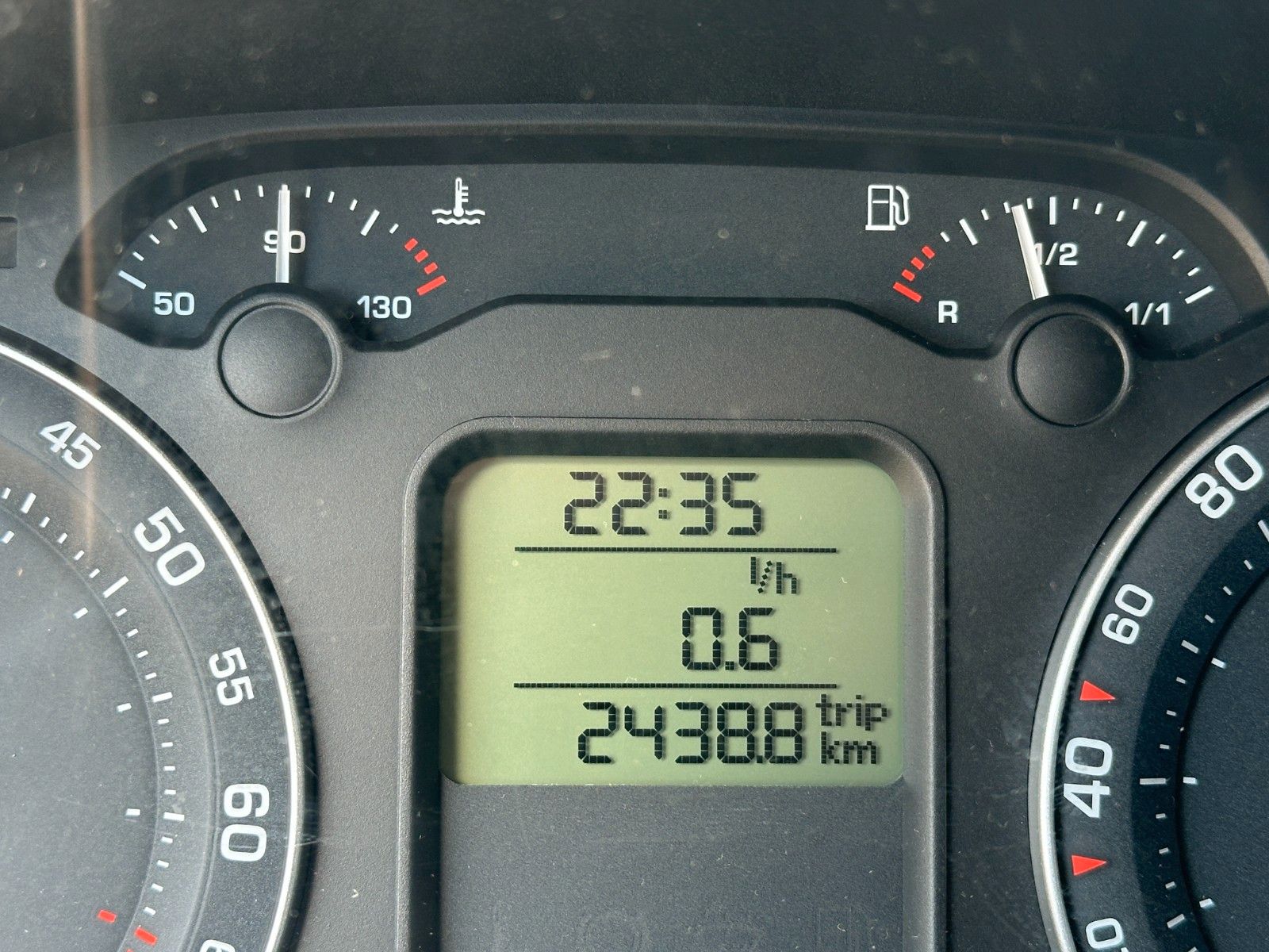 Fahrzeugabbildung Skoda Octavia Lim. Ambiente 1.6 115 PS HU neu Klima