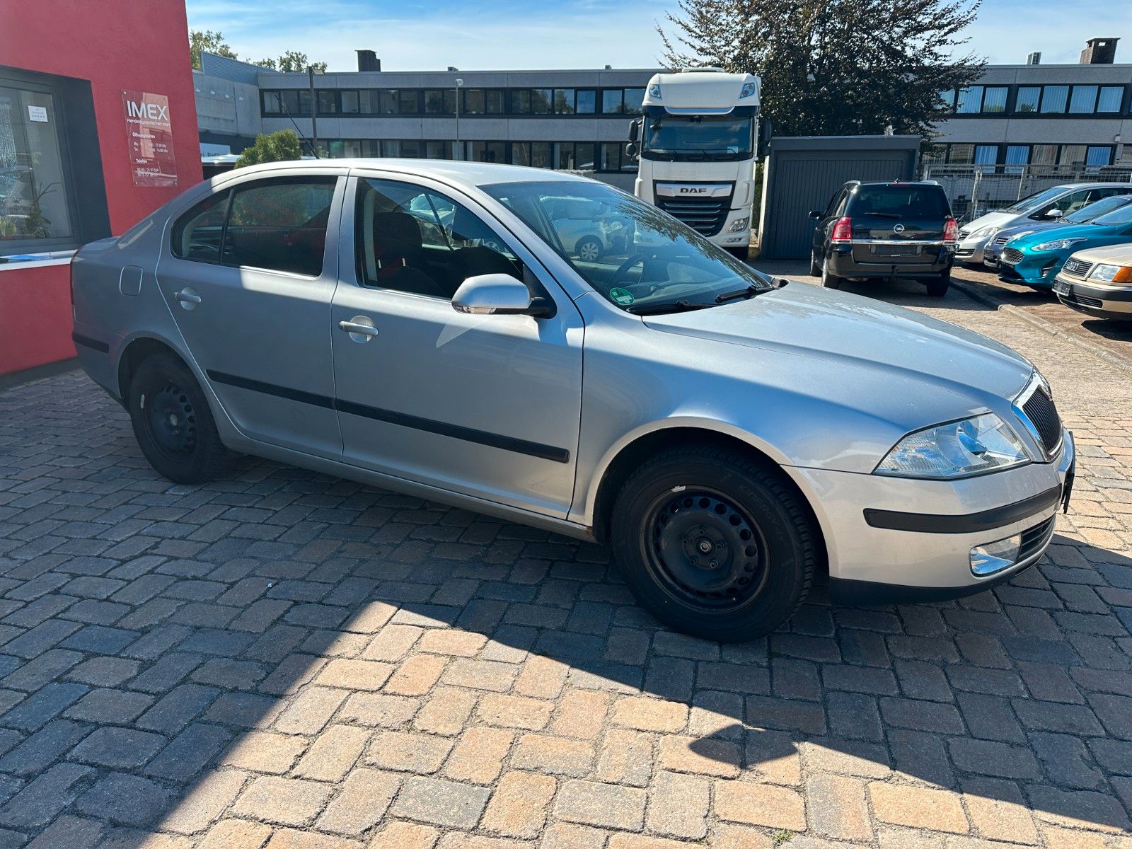 Fahrzeugabbildung Skoda Octavia Lim. Ambiente 1.6 115 PS HU neu Klima
