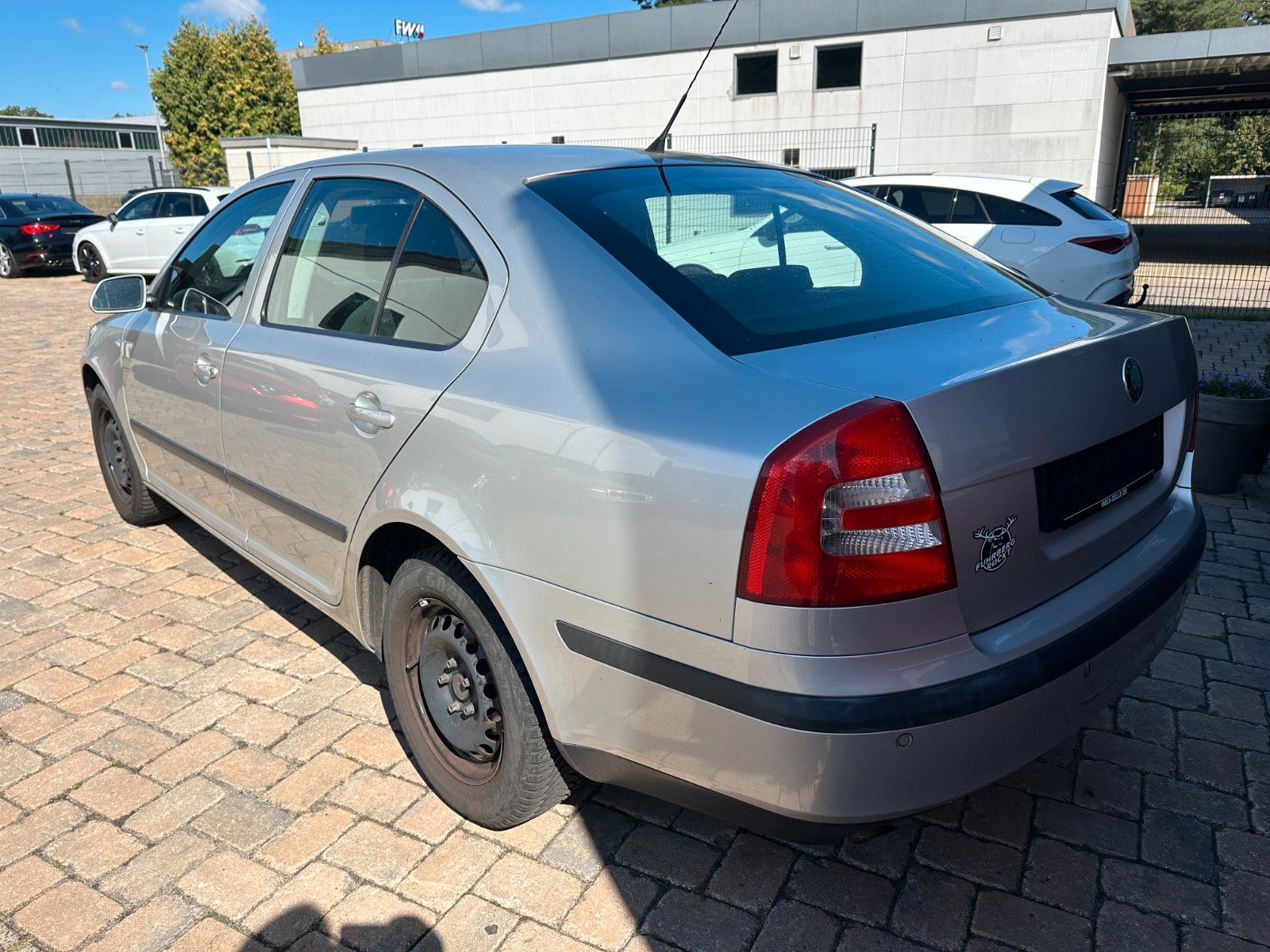 Fahrzeugabbildung Skoda Octavia Lim. Ambiente 1.6 115 PS HU neu Klima