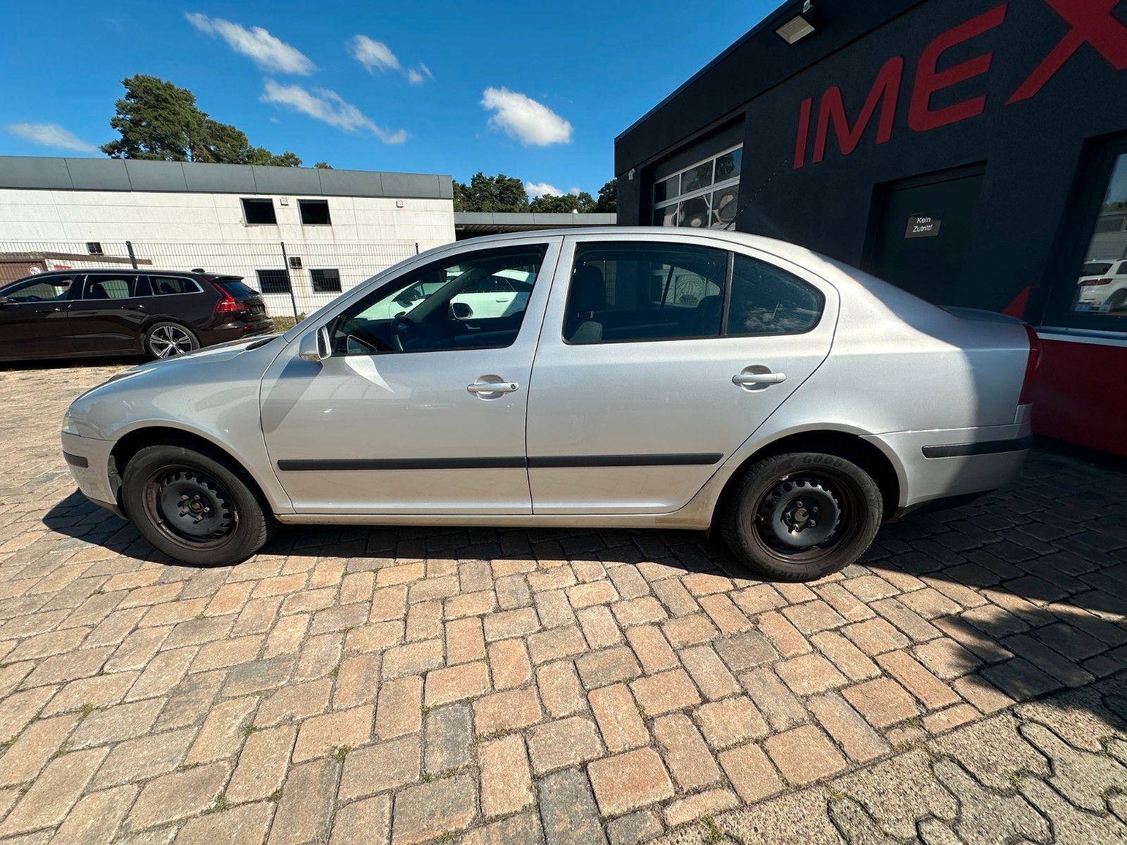 Fahrzeugabbildung Skoda Octavia Lim. Ambiente 1.6 115 PS HU neu Klima