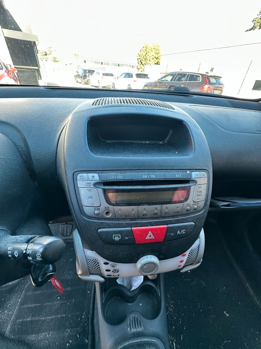 Fahrzeugabbildung Peugeot 107 Active 1.0 68 PS Tüv 7/27