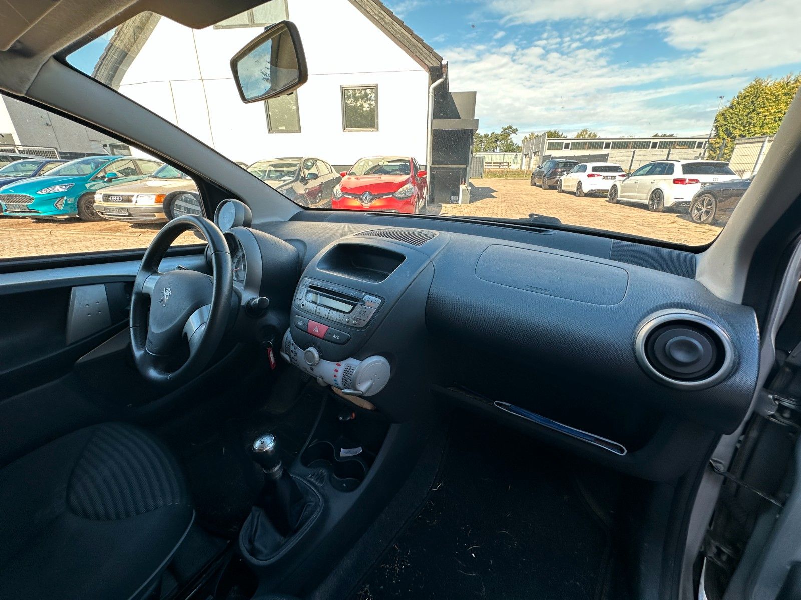 Fahrzeugabbildung Peugeot 107 Active 1.0 68 PS Tüv 7/27