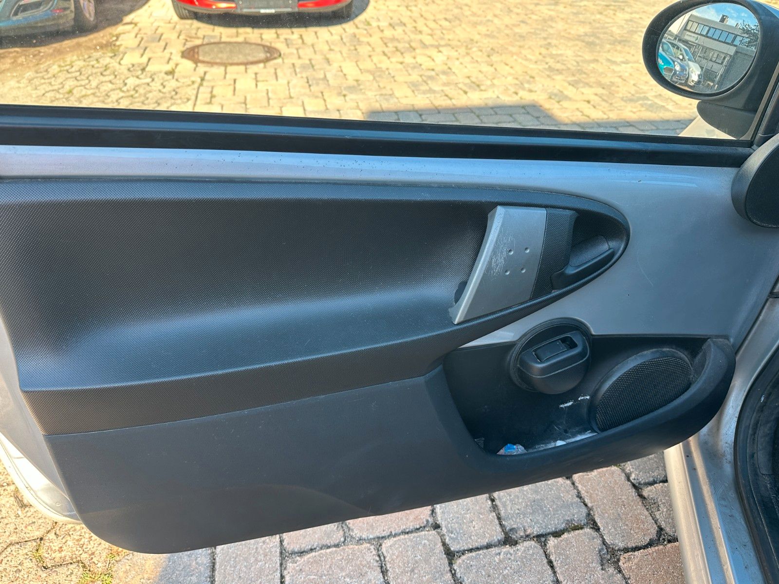 Fahrzeugabbildung Peugeot 107 Active 1.0 68 PS Tüv 7/27