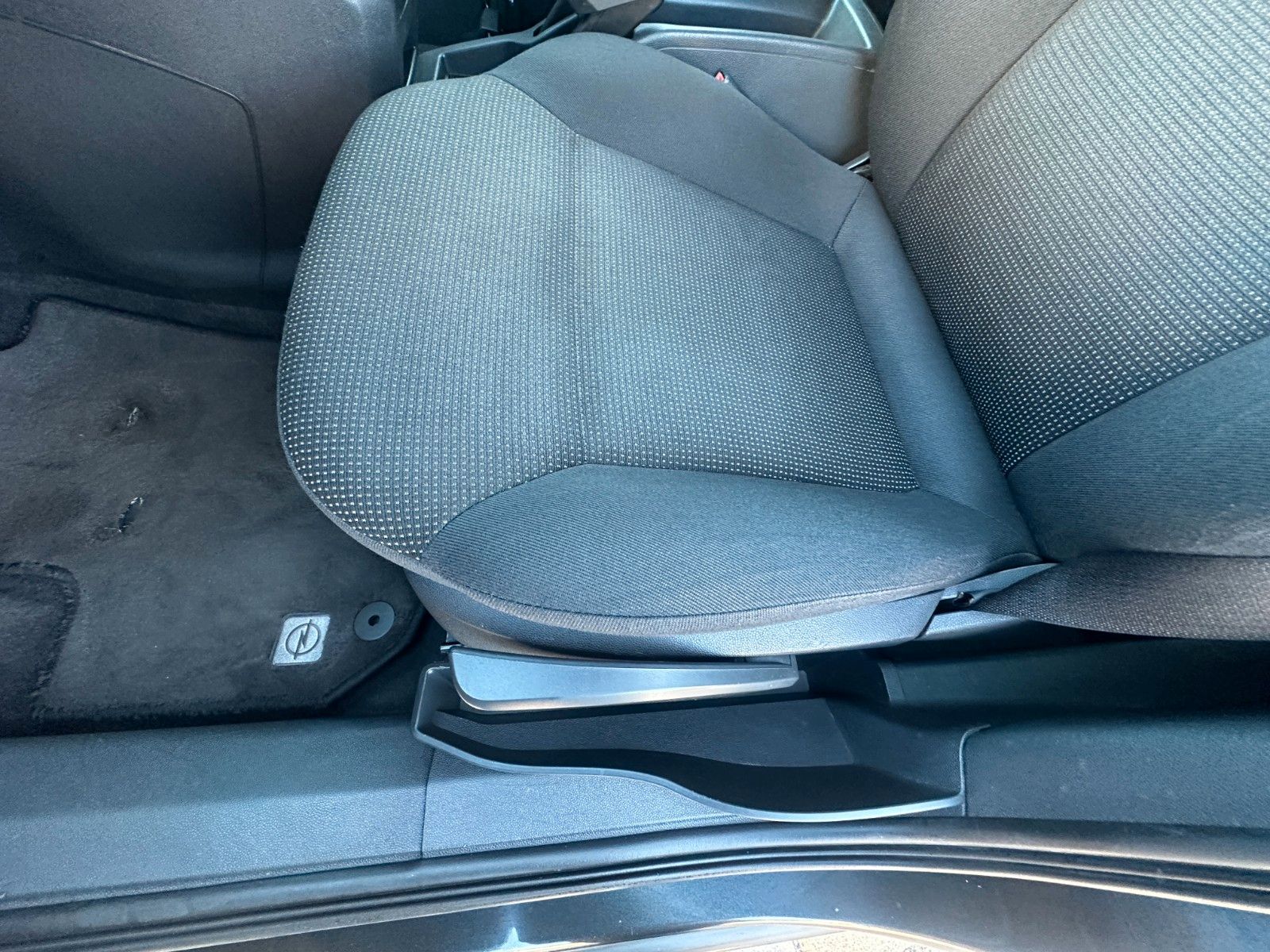 Fahrzeugabbildung Opel Zafira B Family Plus 1.8 140 PS Tüv neu 7 Sitze