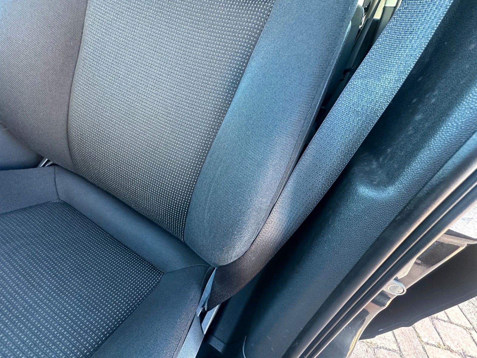 Fahrzeugabbildung Opel Zafira B Family Plus 1.8 140 PS Tüv neu 7 Sitze