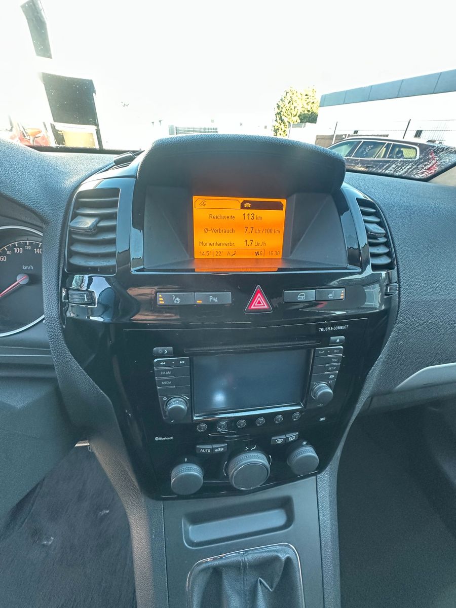 Fahrzeugabbildung Opel Zafira B Family Plus 1.8 140 PS Tüv neu 7 Sitze