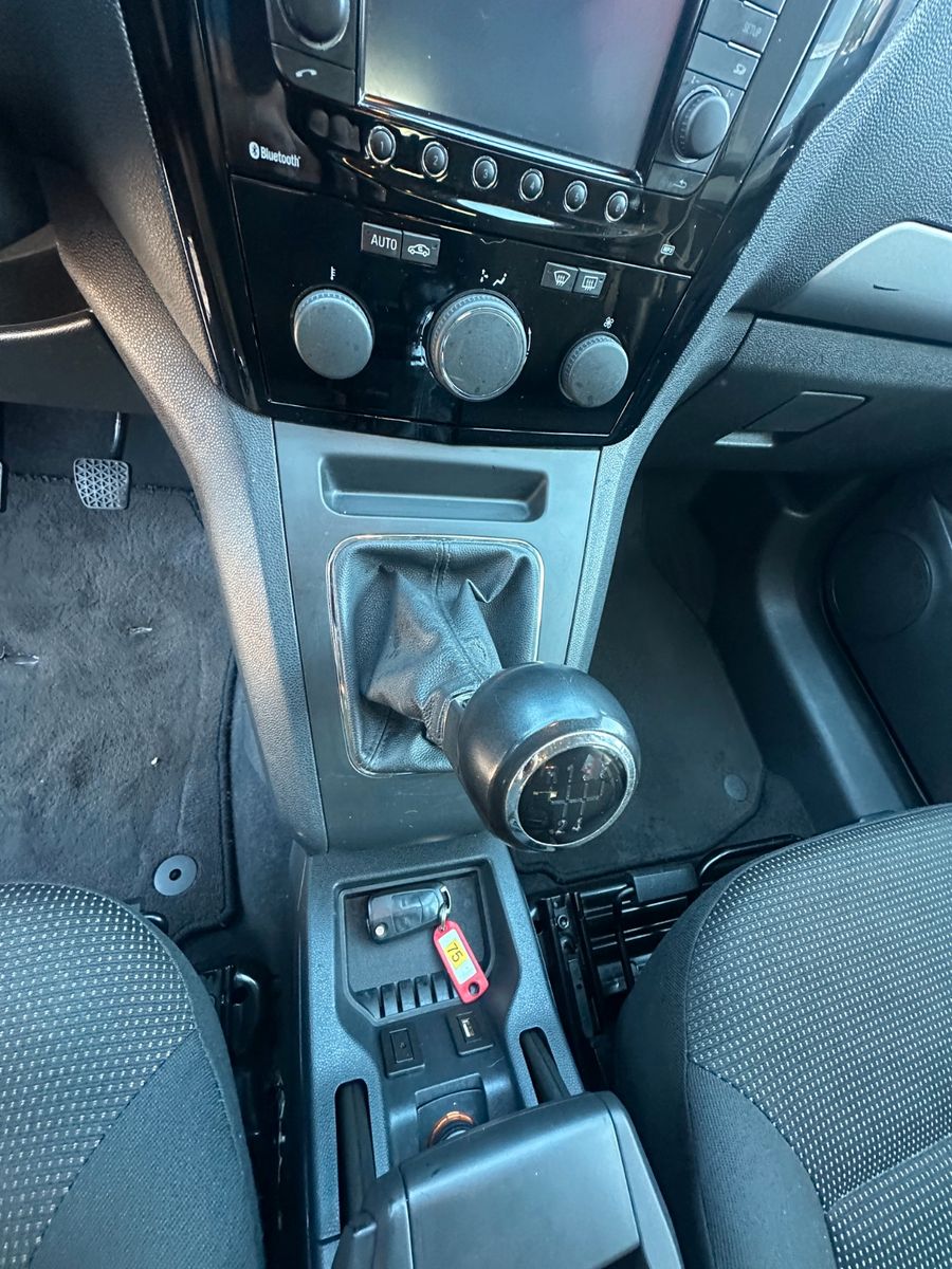 Fahrzeugabbildung Opel Zafira B Family Plus 1.8 140 PS Tüv neu 7 Sitze
