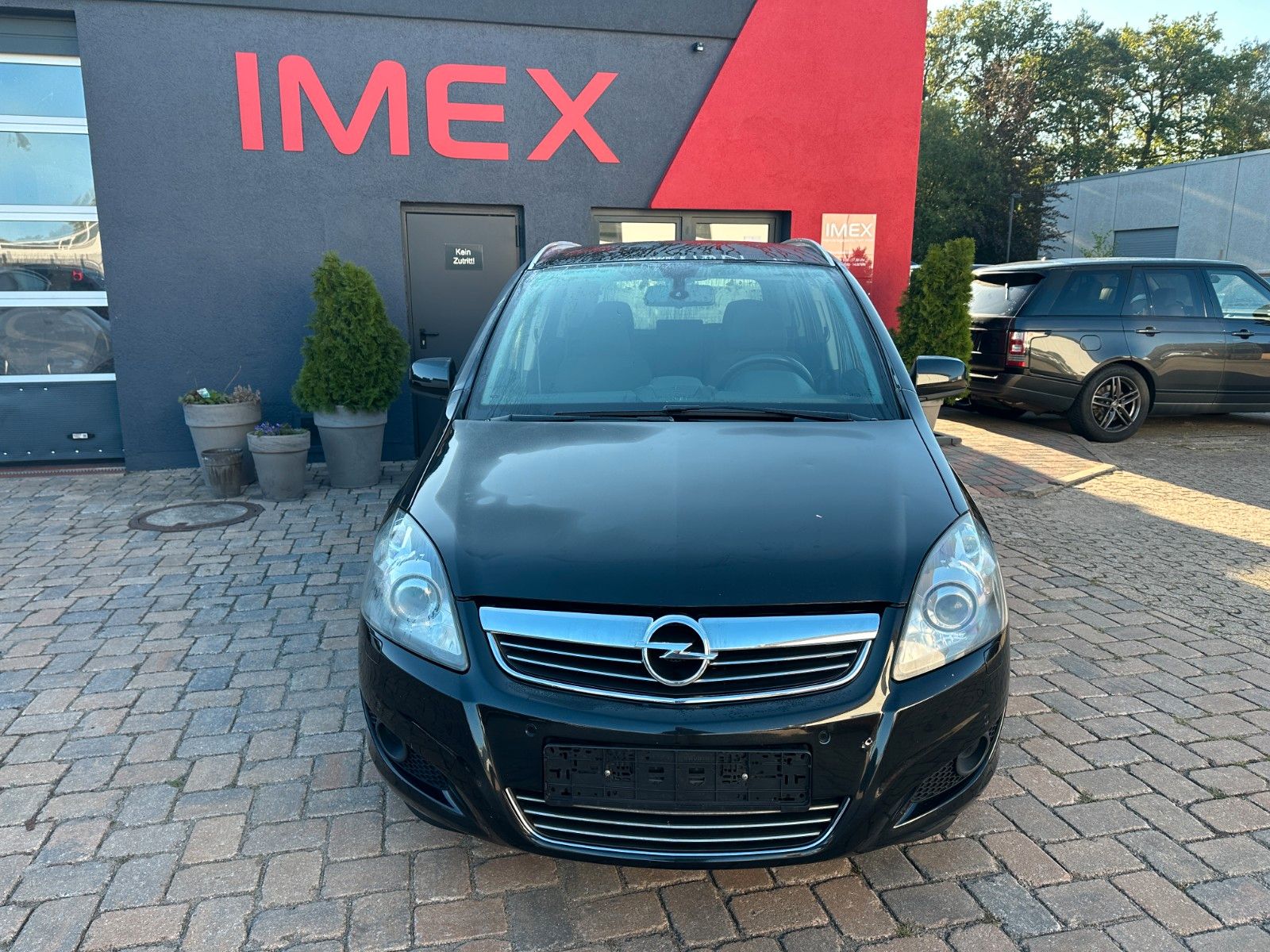 Fahrzeugabbildung Opel Zafira B Family Plus 1.8 140 PS Tüv neu 7 Sitze