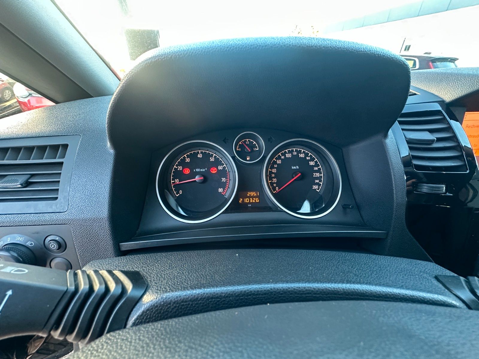 Fahrzeugabbildung Opel Zafira B Family Plus 1.8 140 PS Tüv neu 7 Sitze