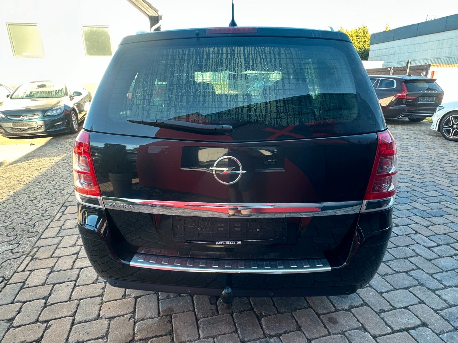 Fahrzeugabbildung Opel Zafira B Family Plus 1.8 140 PS Tüv neu 7 Sitze