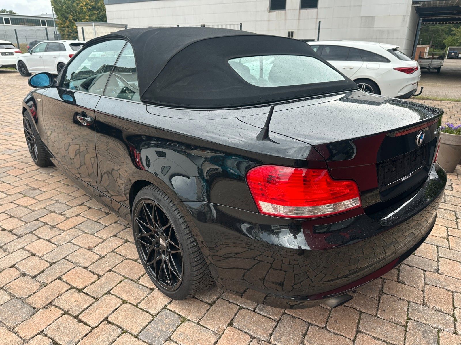 Fahrzeugabbildung BMW 120i Cabrio 2.0 170 PS HU neu Leder