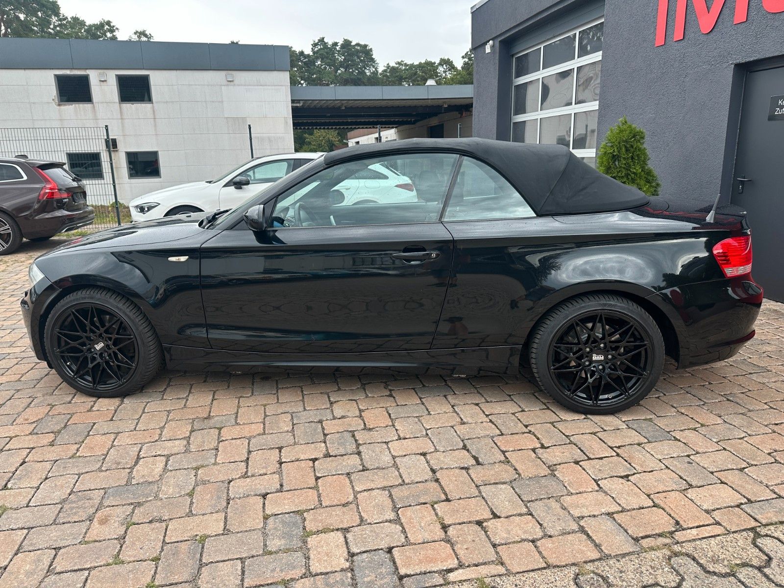 Fahrzeugabbildung BMW 120i Cabrio 2.0 170 PS HU neu Leder