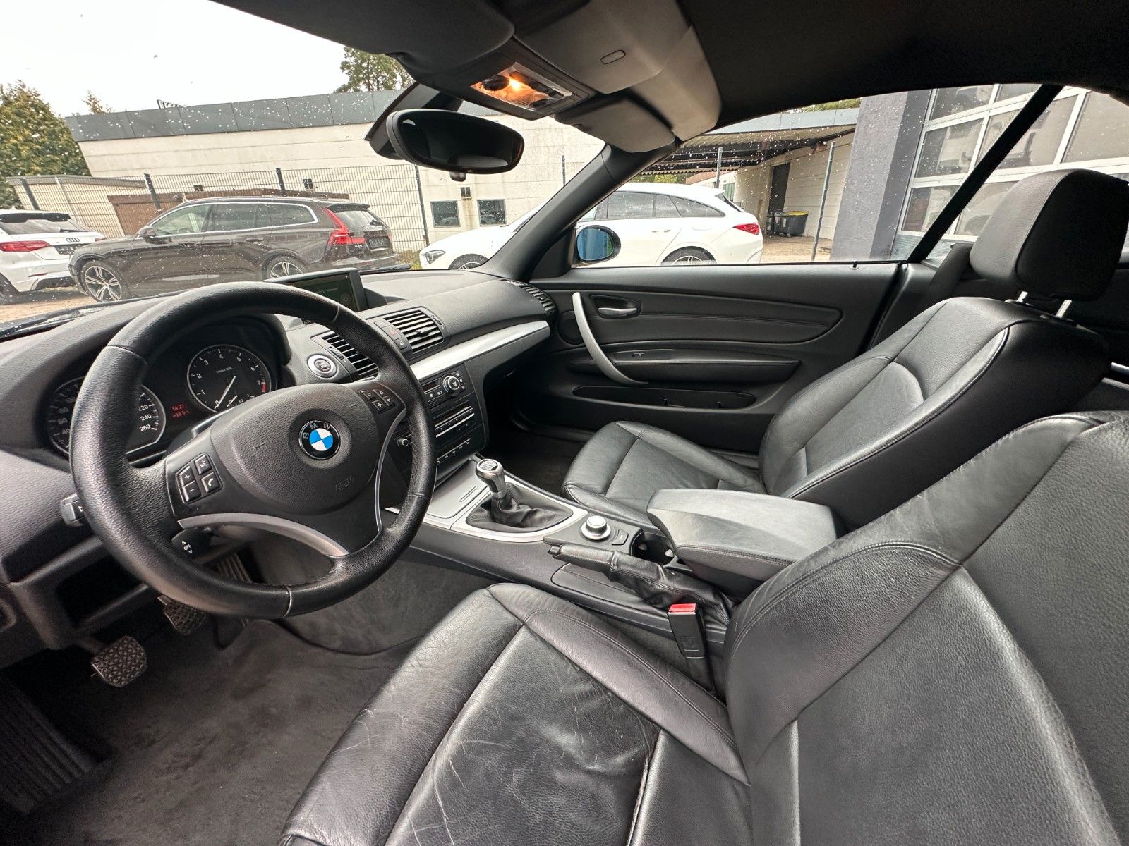 Fahrzeugabbildung BMW 120i Cabrio 2.0 170 PS HU neu Leder