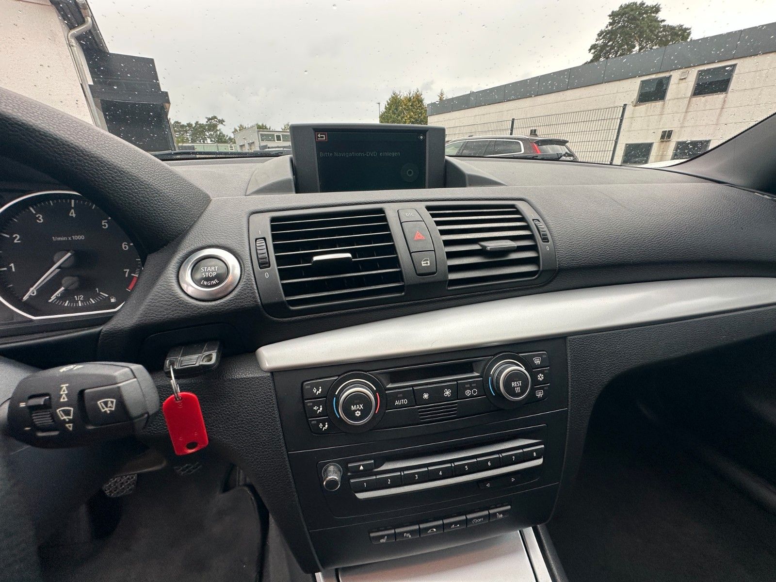 Fahrzeugabbildung BMW 120i Cabrio 2.0 170 PS HU neu Leder