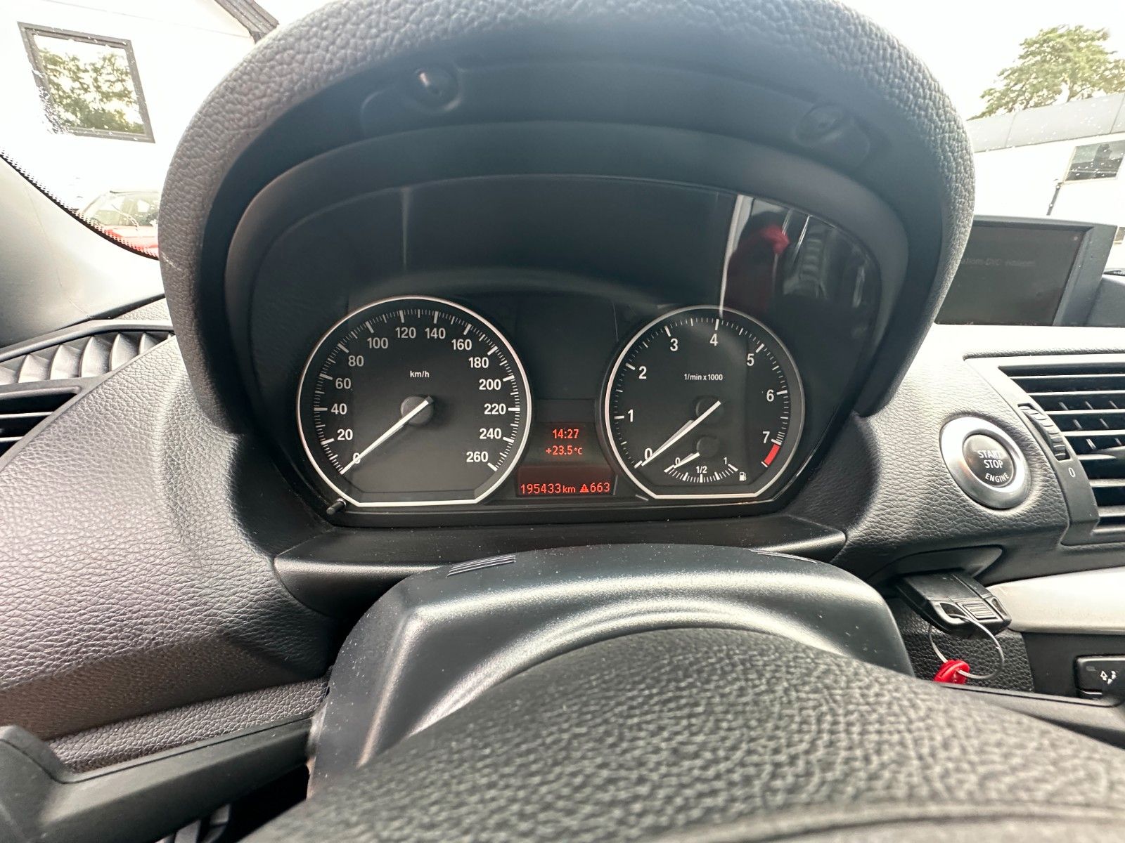 Fahrzeugabbildung BMW 120i Cabrio 2.0 170 PS HU neu Leder