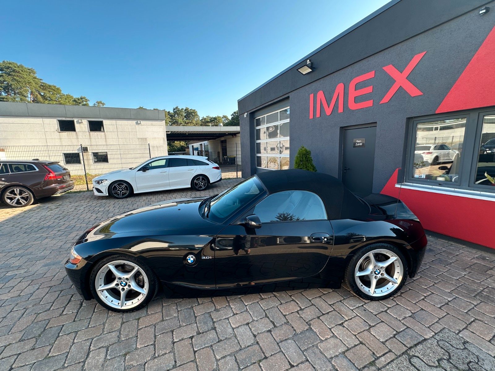 Fahrzeugabbildung BMW Z4 Roadster 3.0 i  231 PS Leder Xenon SH Navi