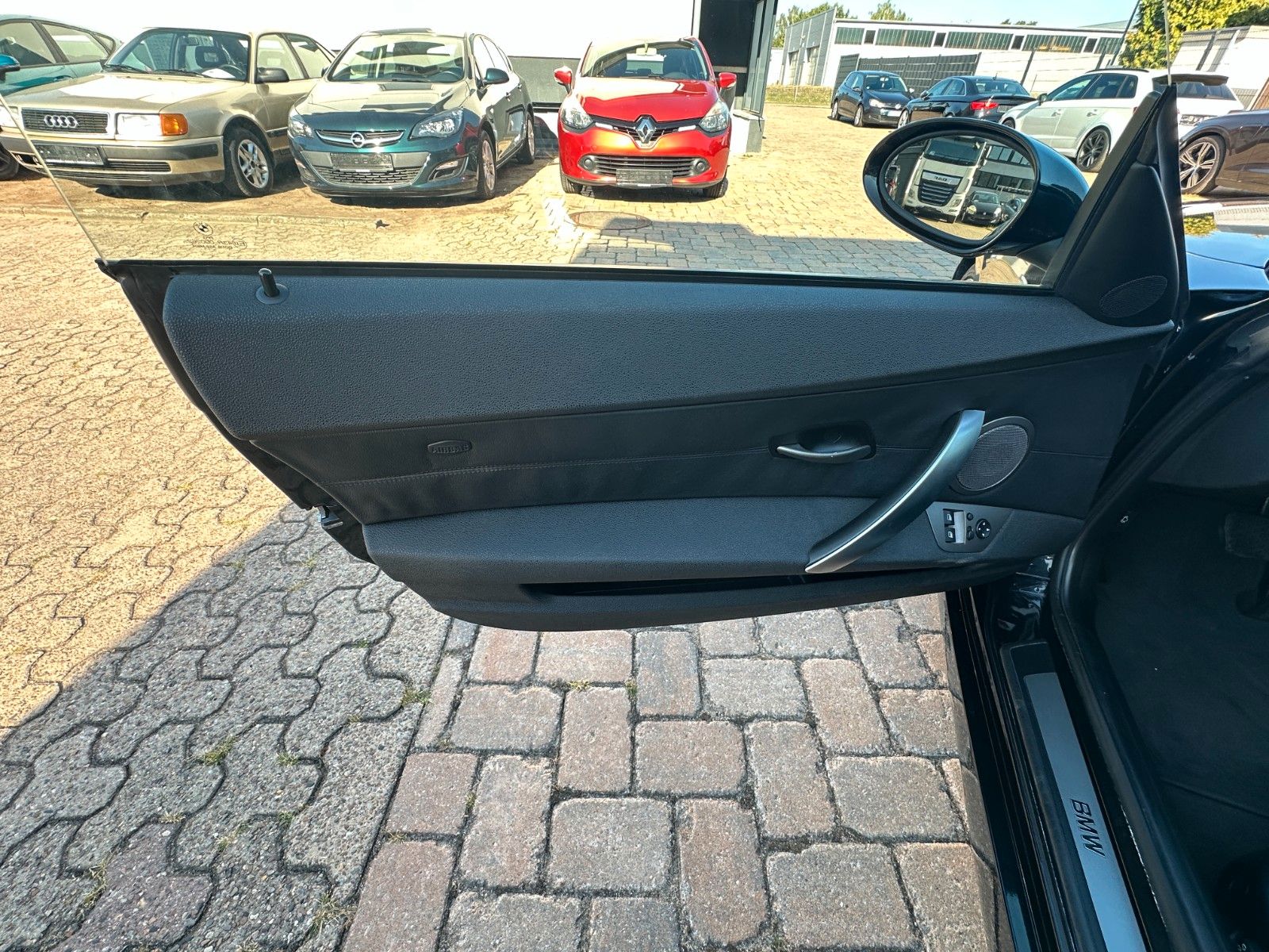 Fahrzeugabbildung BMW Z4 Roadster 3.0 i  231 PS Leder Xenon SH Navi