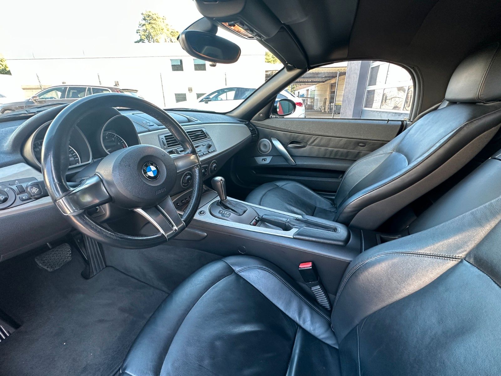 Fahrzeugabbildung BMW Z4 Roadster 3.0 i  231 PS Leder Xenon SH Navi