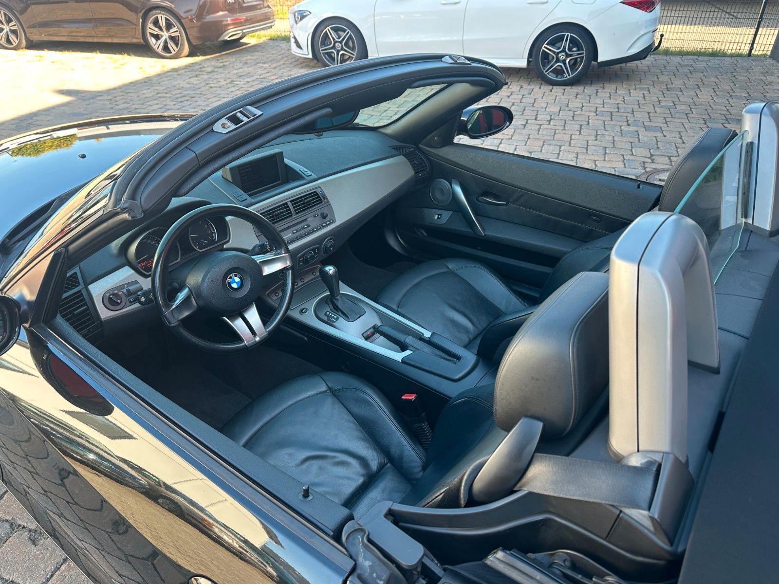 Fahrzeugabbildung BMW Z4 Roadster 3.0 i  231 PS Leder Xenon SH Navi