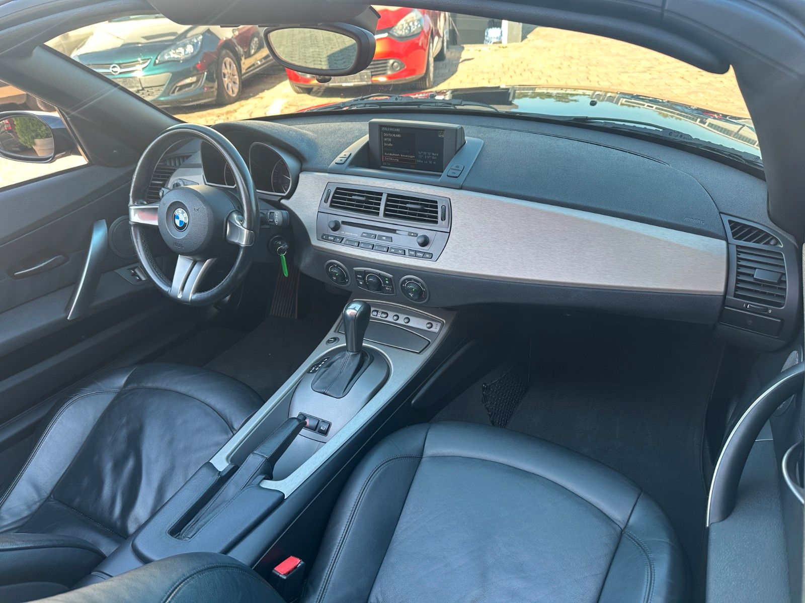 Fahrzeugabbildung BMW Z4 Roadster 3.0 i  231 PS Leder Xenon SH Navi