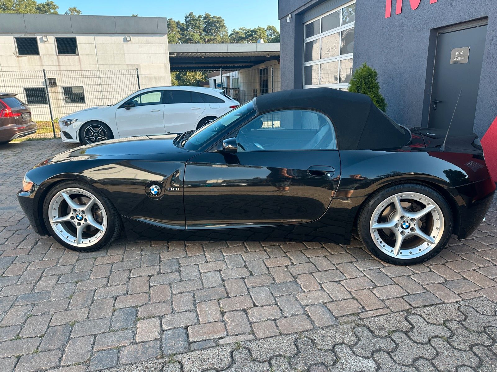Fahrzeugabbildung BMW Z4 Roadster 3.0 i  231 PS Leder Xenon SH Navi
