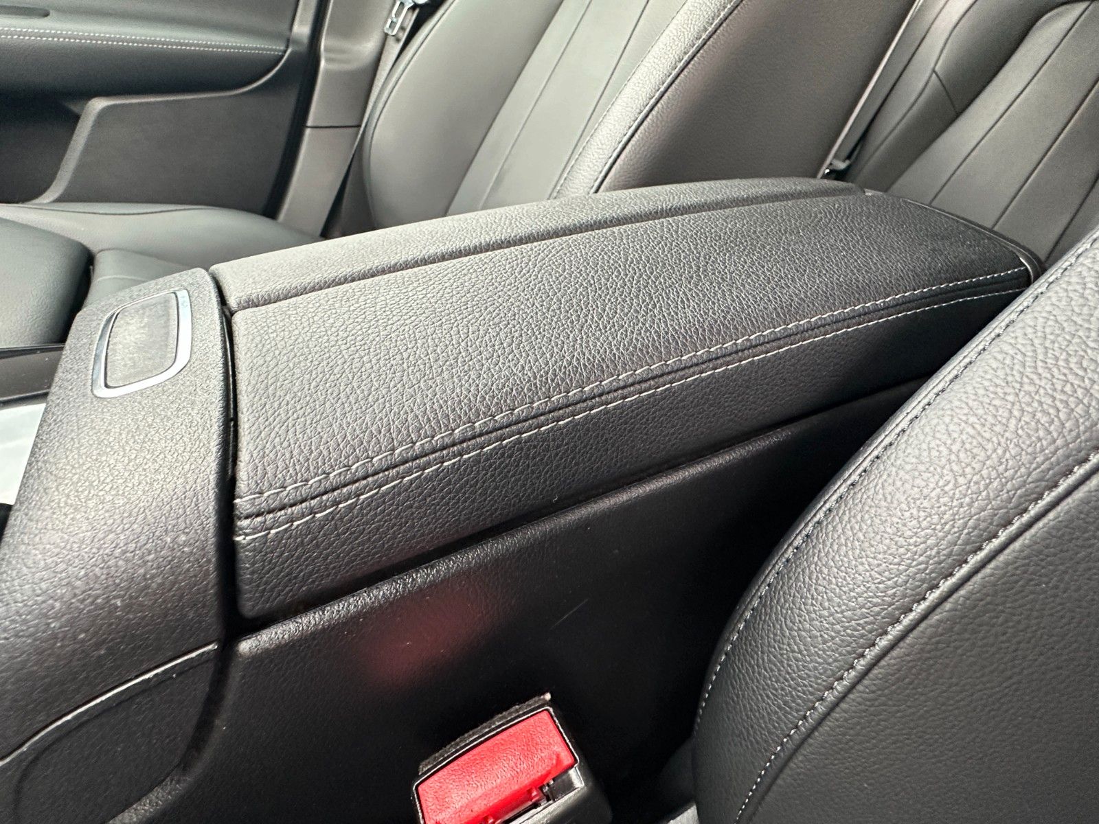 Fahrzeugabbildung Mercedes-Benz A 180 AMG Line 136 PS  MBUX Leder Premium