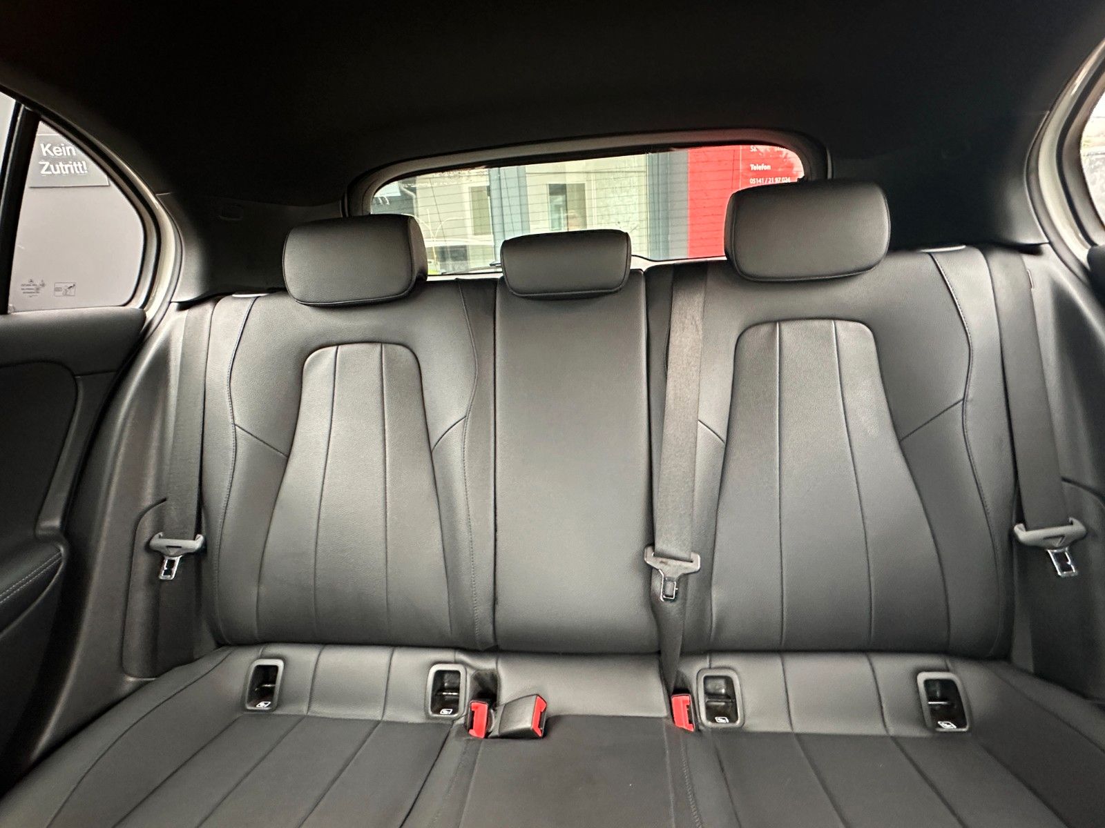 Fahrzeugabbildung Mercedes-Benz A 180 AMG Line 136 PS  MBUX Leder Premium