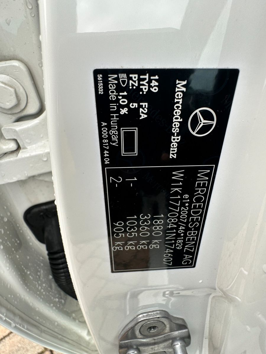 Fahrzeugabbildung Mercedes-Benz A 180 AMG Line 136 PS  MBUX Leder Premium