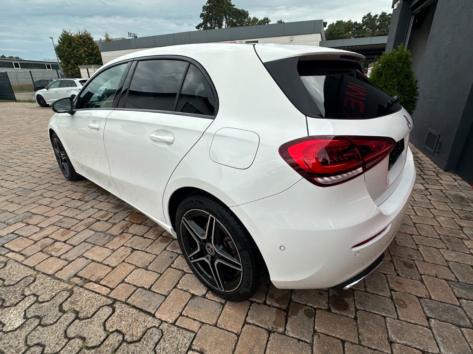 Fahrzeugabbildung Mercedes-Benz A 180 AMG Line 136 PS  MBUX Leder Premium
