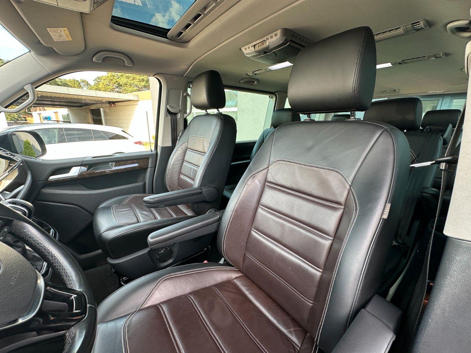 Fahrzeugabbildung Volkswagen Multivan 4M Highline 204 PS SD Leder 46tkm !!