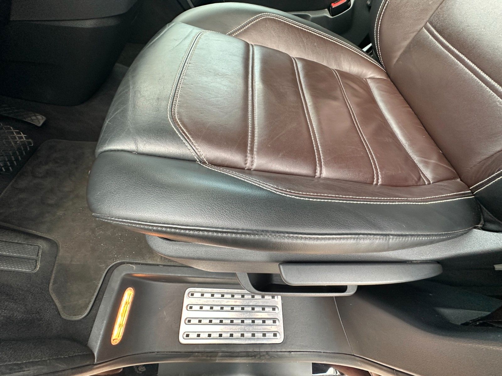 Fahrzeugabbildung Volkswagen Multivan 4M Highline 204 PS SD Leder 46tkm !!