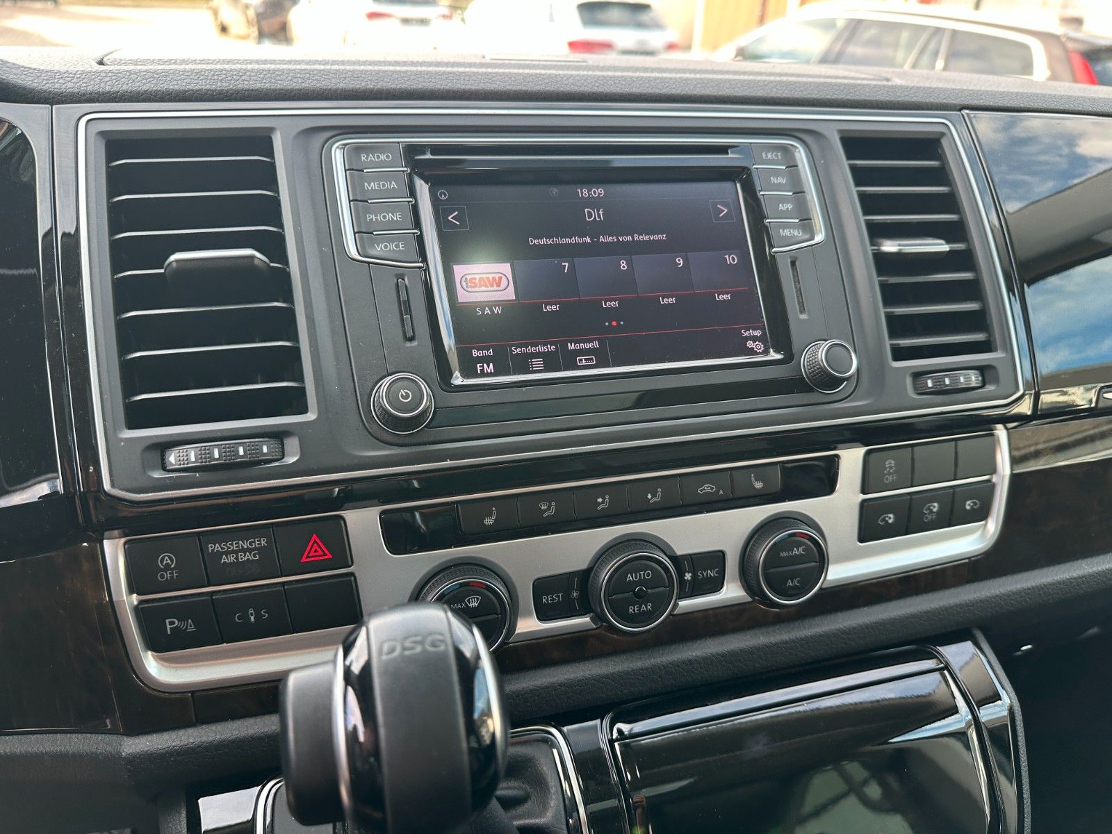 Fahrzeugabbildung Volkswagen Multivan 4M Highline 204 PS SD Leder 46tkm !!
