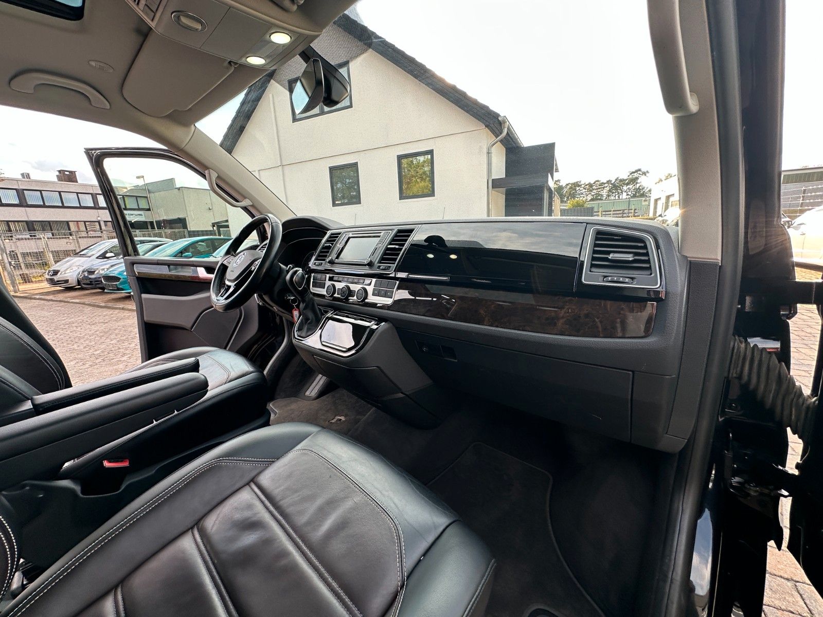 Fahrzeugabbildung Volkswagen Multivan 4M Highline 204 PS SD Leder 46tkm !!