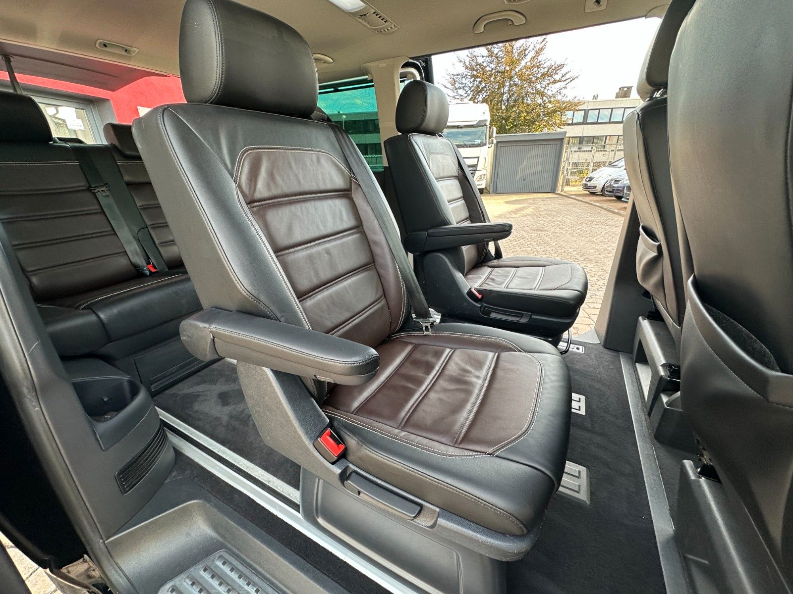 Fahrzeugabbildung Volkswagen Multivan 4M Highline 204 PS SD Leder 46tkm !!